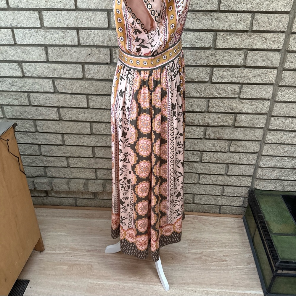 Nwt Gal Meets Glam Stunning Floral Dress Size 8 - Picture 9 of 14